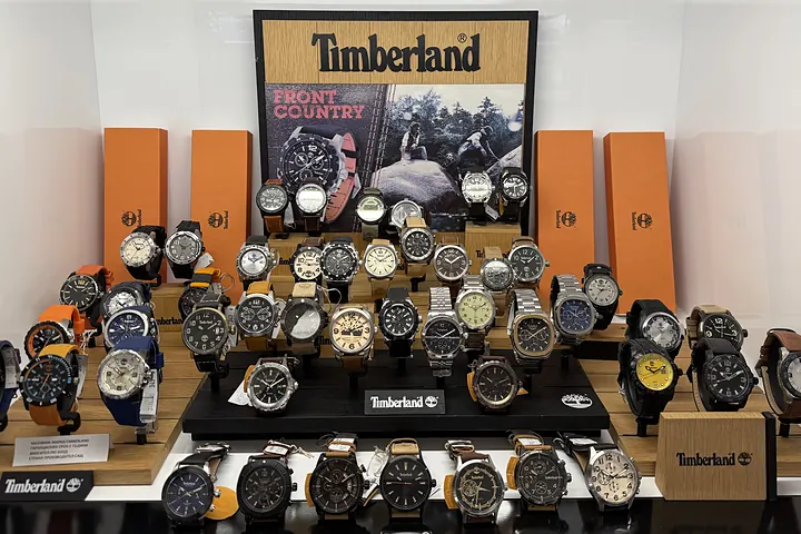 Витрината с часовници Timberland